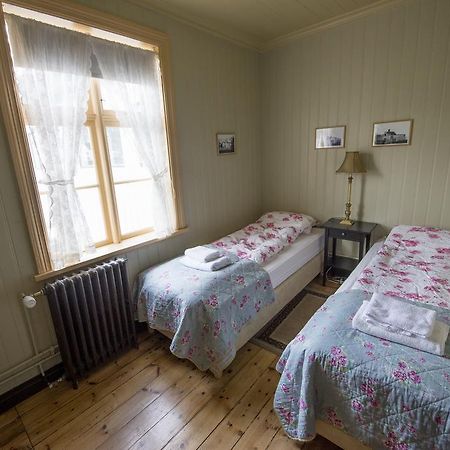 Einarshusid Guesthouse Болунгарвик Экстерьер фото