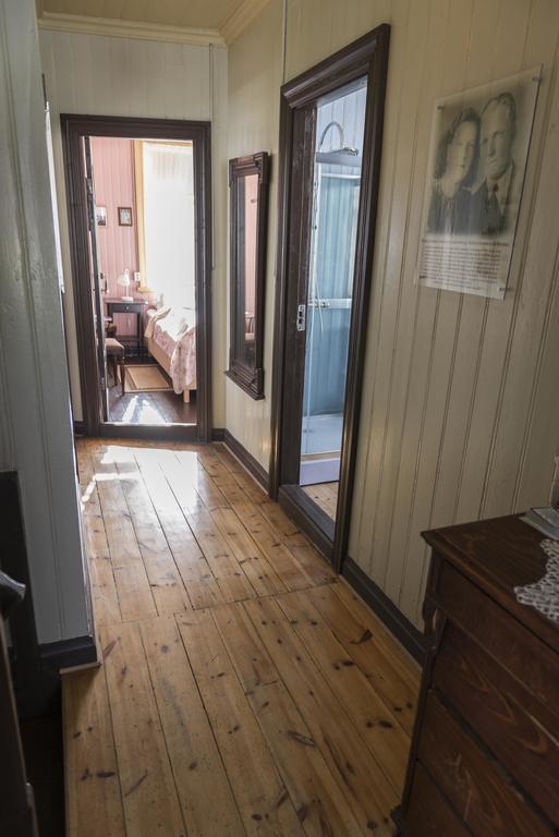 Einarshusid Guesthouse Болунгарвик Экстерьер фото